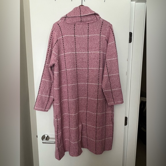 Pink Luxurious Long Cardigan - Picture 2 of 3